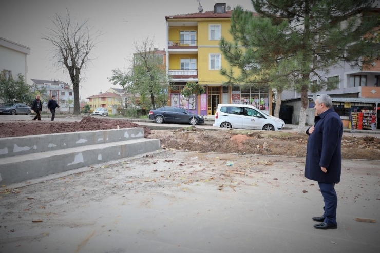 Metruk Alan, Yerini Park Ve Saat Kulesine Bırakıyor