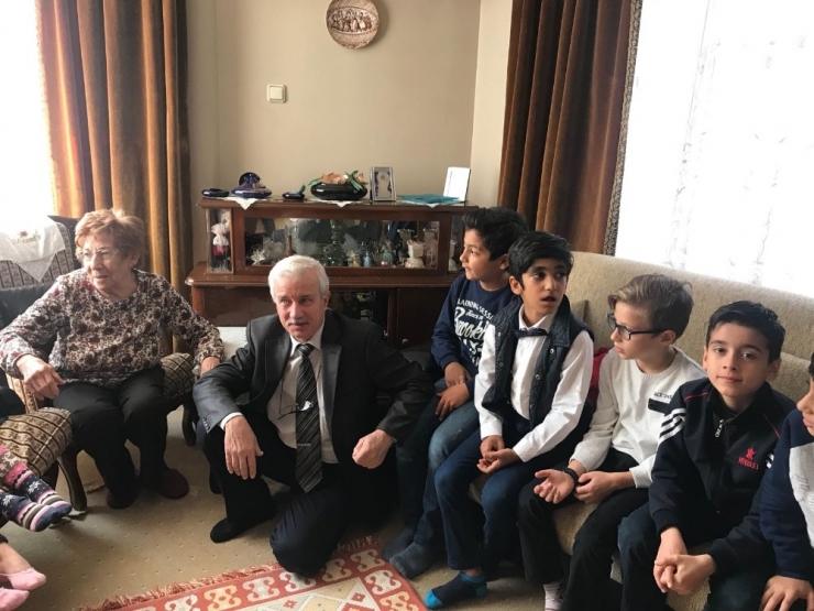 Öğretmenlerinin Öğretmenini Ziyaret Ettiler