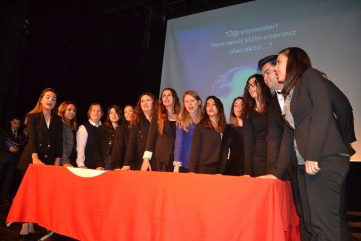 Salihli’de Öğretmenler Günü Kutlandı