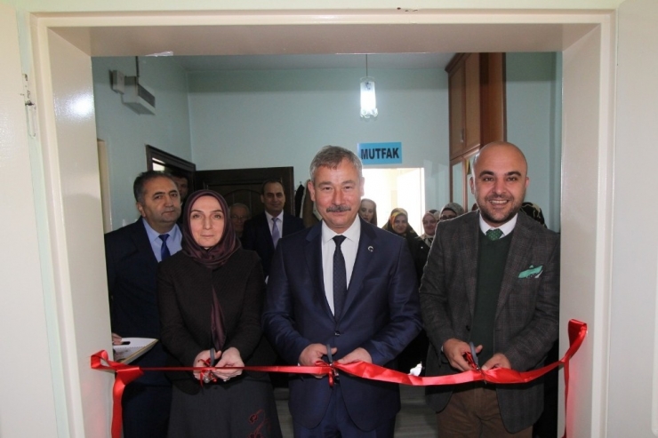 Saruhanlılı Ev Hanımları Meslek Edindi