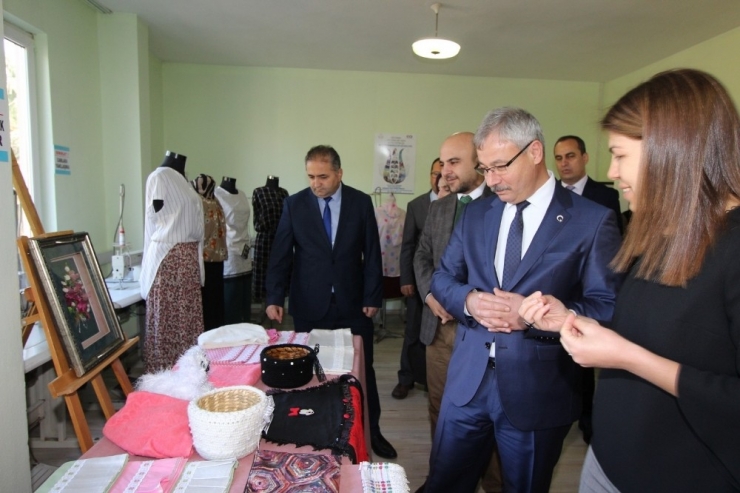 Saruhanlılı Ev Hanımları Meslek Edindi