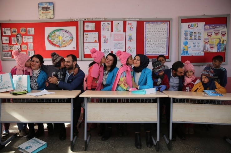 Çocuklar Üşümesin Ve Hasta Olmasın Diye Yollara Düştüler