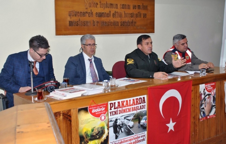 Menteşe’de Jandarmadan Okul Servis Şoförlerine Eğitim