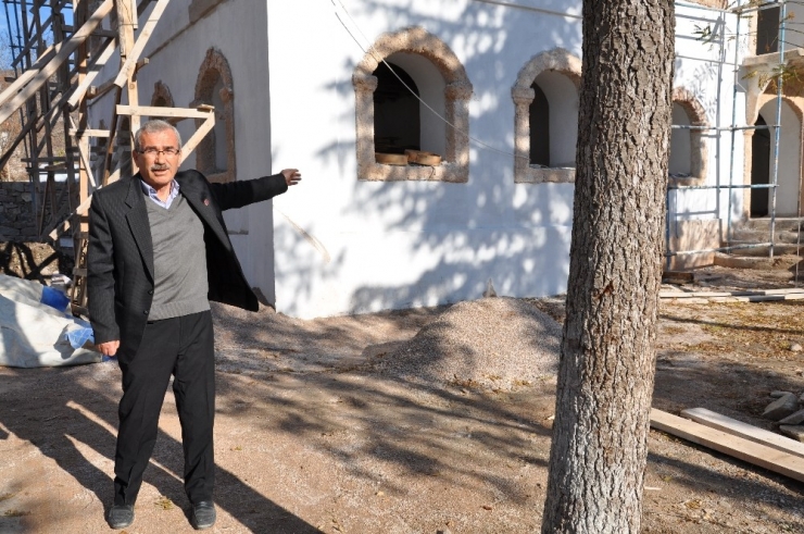 Tarihi Naşa Cumhuriyet İlkokulu Yeniden Eski İhtişamına Kavuşuyor