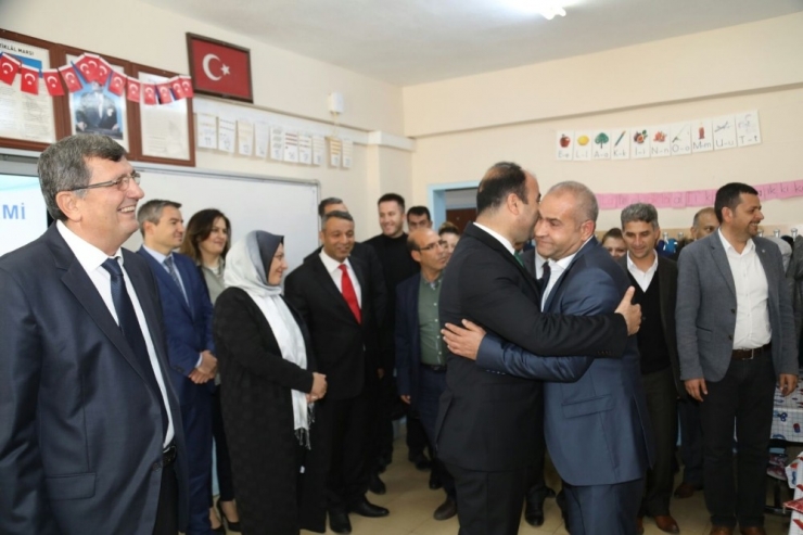 Belediye Başkanı Nihat Çiftçi, İlkokul Öğretmeni İle Buluştu