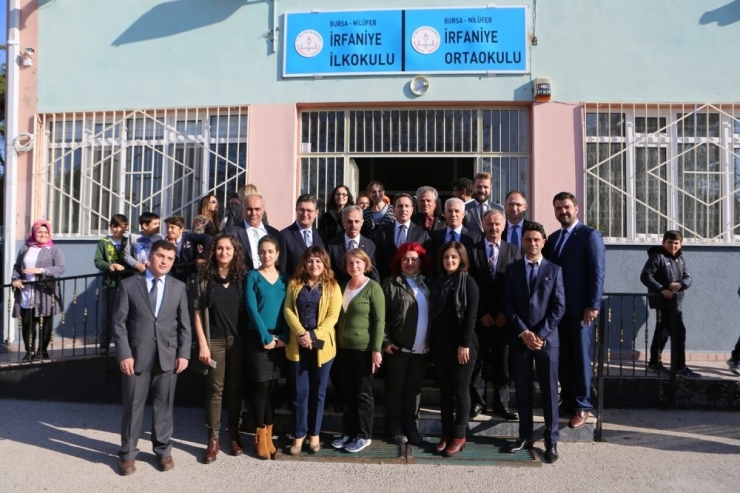 Bozbey Öğretmenleri Yalnız Bırakmadı