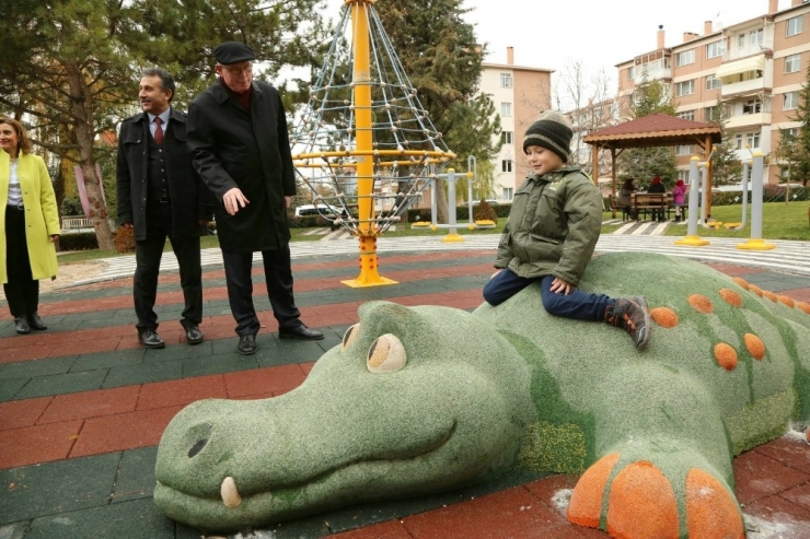 Odunpazarı’ndan Öğretmenlere ’Öğretmenler Günü’ Hediyesi