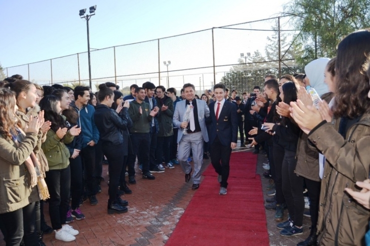 Ayal Öğrencileri Öğretmenleri Oldu