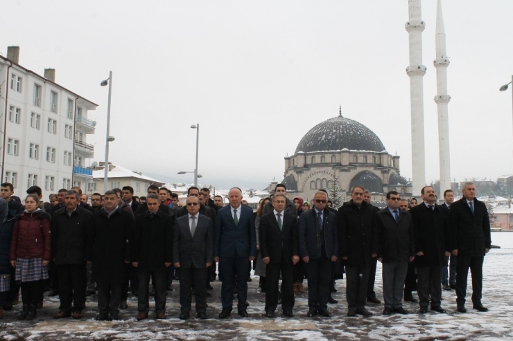 Öğretmenler Günü Akdağmadeni’nde Kutlandı
