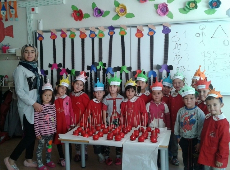 Öğretmenlere En Güzel Hediye Miniklerden