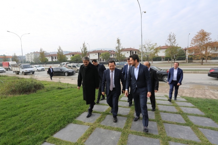 Vali Balkanlıoğlu Cadde 54’ü Gezdi