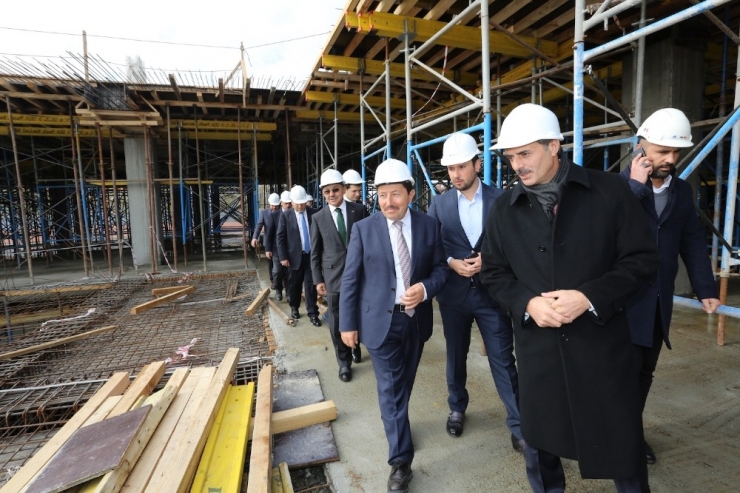 Vali Balkanlıoğlu Cadde 54’ü Gezdi