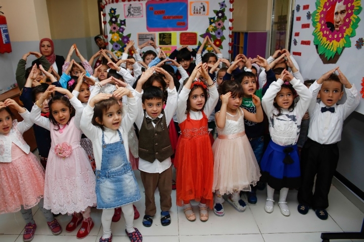 Şehitkamilli Minikler, Öğretmenlerini Unutmadı