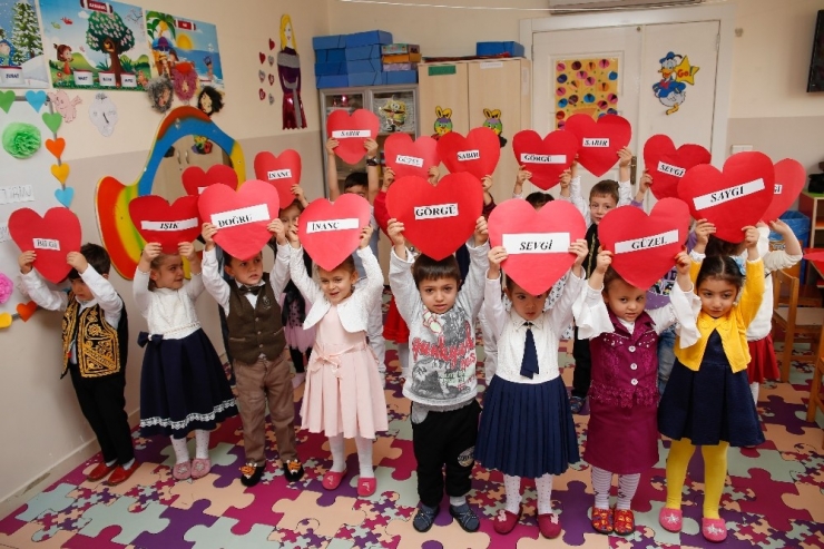 Şehitkamilli Minikler, Öğretmenlerini Unutmadı