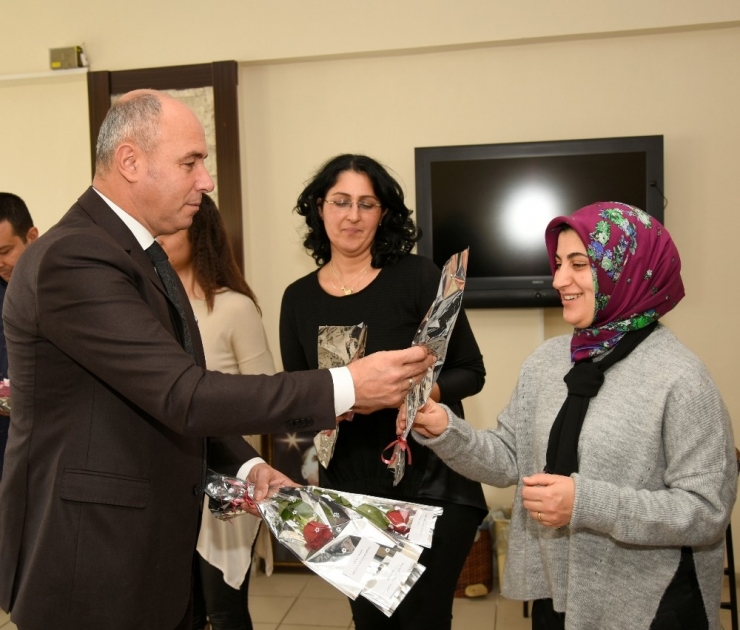 Başkan Togar’dan Öğretmenlere Gül