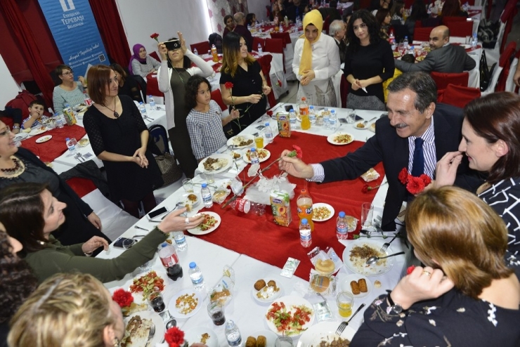 Tepebaşı’nda Öğretmenler Günü Coşkusu