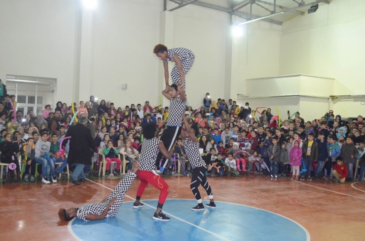 Vali Sonel’in Jesti, Çocuklardan Büyük İlgi Görüyor