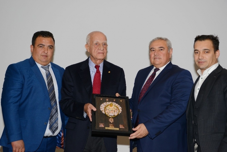 İnan Kıraç: "Türkiye’nin İlk Yerli Otomobili Elektrikli Olacak"