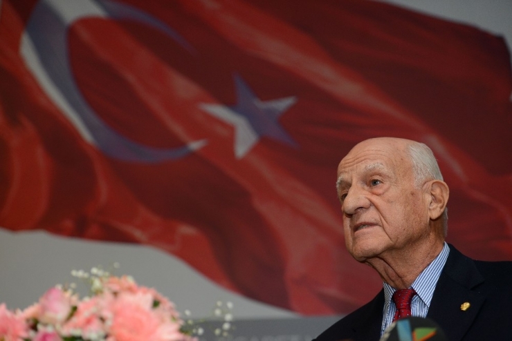 İnan Kıraç: "Türkiye’nin İlk Yerli Otomobili Elektrikli Olacak"