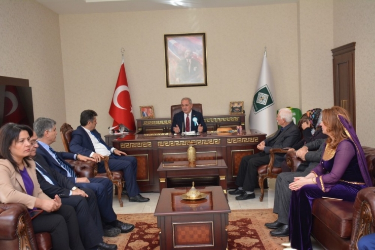 Kara: "Benliklerini Kaybetmiş Olan Milletlerin Var Olması Ayakta Kalması Mümkün Değil"