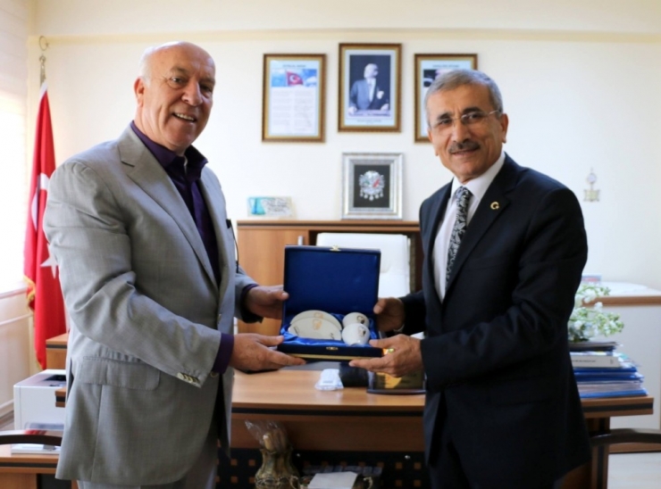 Başkan Uyan: “Eğitimin Bizde Değeri Ömür Boyudur”