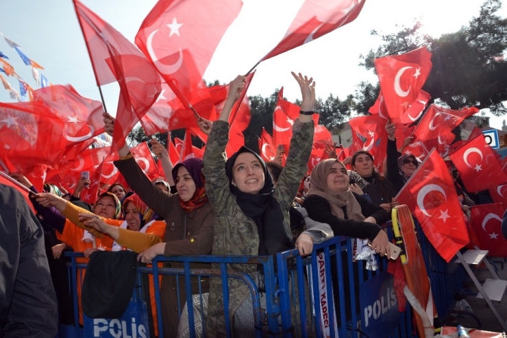 Cumhurbaşkanı Erdoğan: "Öyle Bir Talihsizliğimiz Var Ki, Böyle Bir Ana Muhalefet Başı Var"