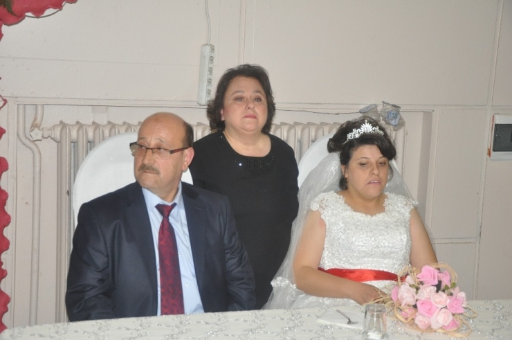 Gönüllerin Gelini Oldu