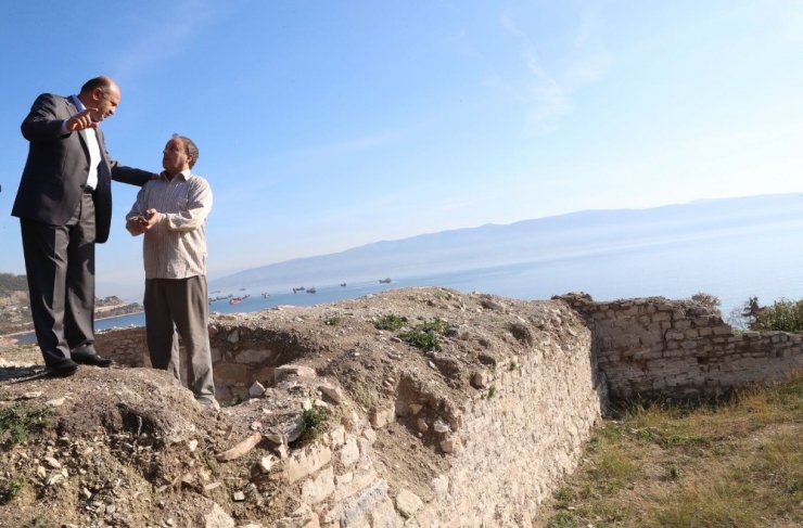 Başbakan Yardımcısı Fikri Işık, Hereke Kalesi’ni İnceledi
