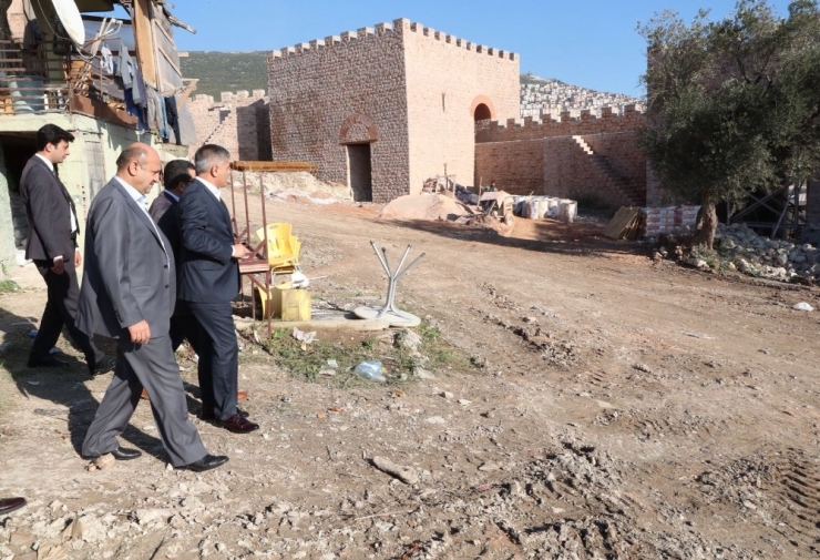 Başbakan Yardımcısı Fikri Işık, Hereke Kalesi’ni İnceledi