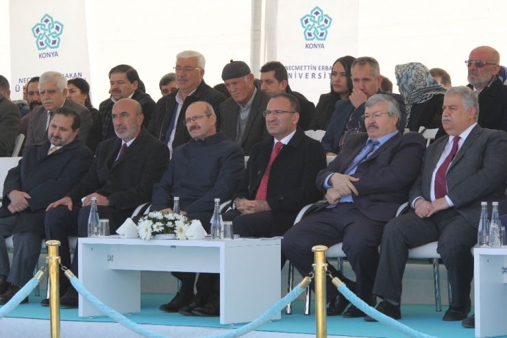 Başbakan Yardımcısı Bozdağ: "Mevlid-i Nebi Haftası Hicri Takvime Göre Kutlanacaktır"