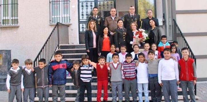 Jandarma, Şehitlerin Öğretmen Eşlerini Unutmadı