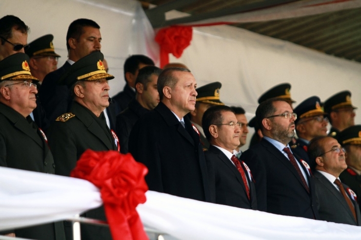 Erdoğan, Astsubayların Mezuniyet Sevincine Ortak Oldu