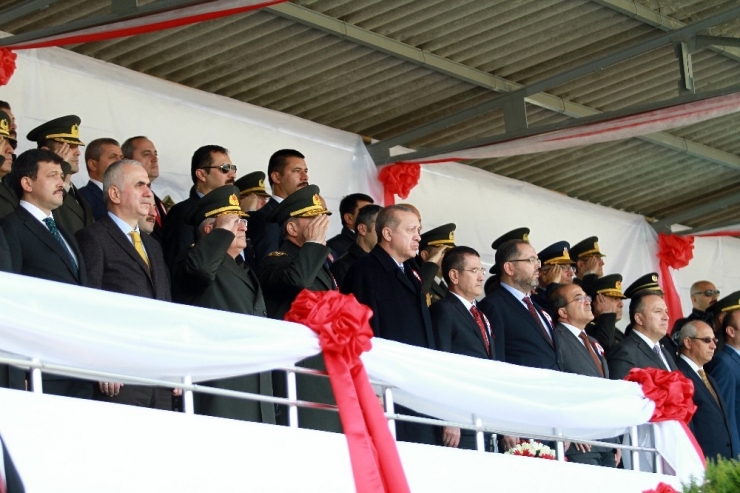 Erdoğan, Astsubayların Mezuniyet Sevincine Ortak Oldu