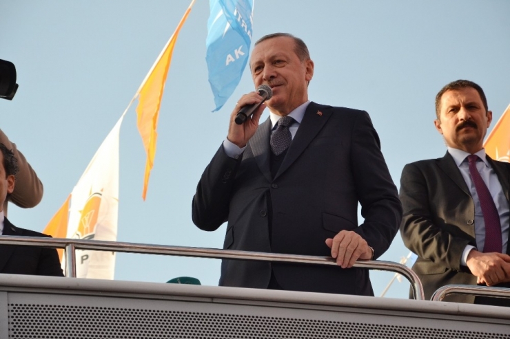 Cumhurbaşkanı Erdoğan: "Öyle Bir Talihsizliğimiz Var Ki, Böyle Bir Ana Muhalefet Başı Var"