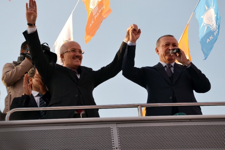 Cumhurbaşkanı Erdoğan: "Öyle Bir Talihsizliğimiz Var Ki, Böyle Bir Ana Muhalefet Başı Var"