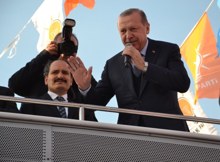 Cumhurbaşkanı Erdoğan: "Öyle Bir Talihsizliğimiz Var Ki, Böyle Bir Ana Muhalefet Başı Var"