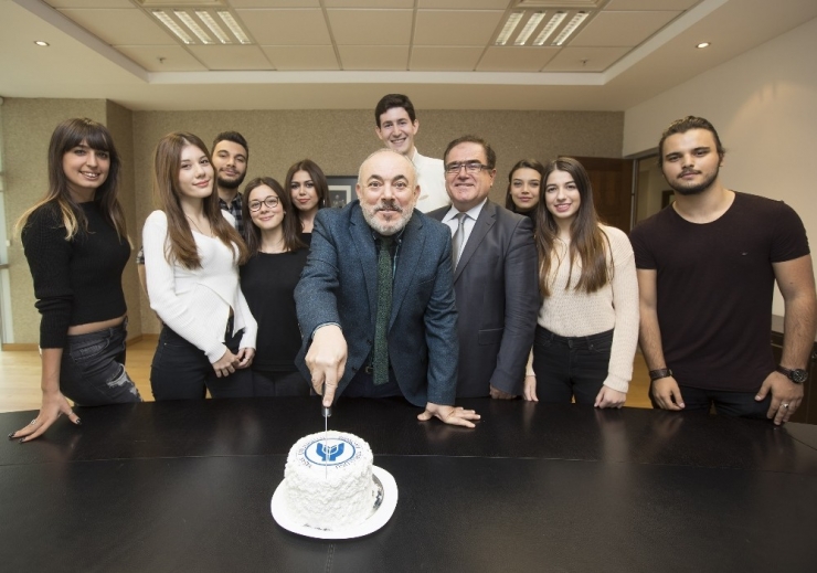 Üniversiteli Gençler Ekonomiye Yön Verecek