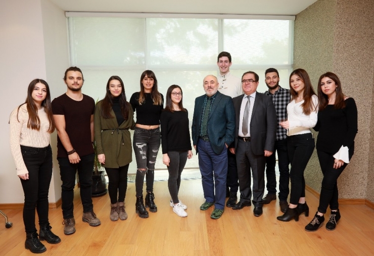 Üniversiteli Gençler Ekonomiye Yön Verecek