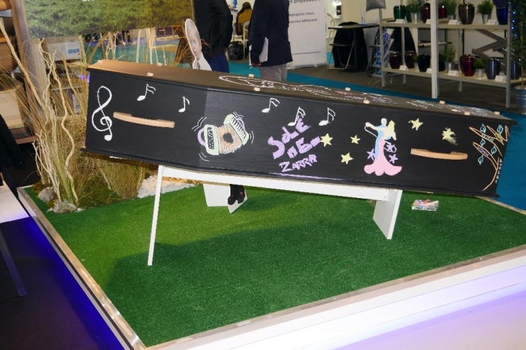 Paris Cenaze Levazımatı Fuarı’nda Müslümanlar İçin Özel Tabut