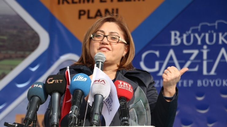 Adalet Bakanı Abdulhamit Gül: "Kadına Şiddet, Çocuğa Şiddette İyi Hal İndirimine Karşıyım"