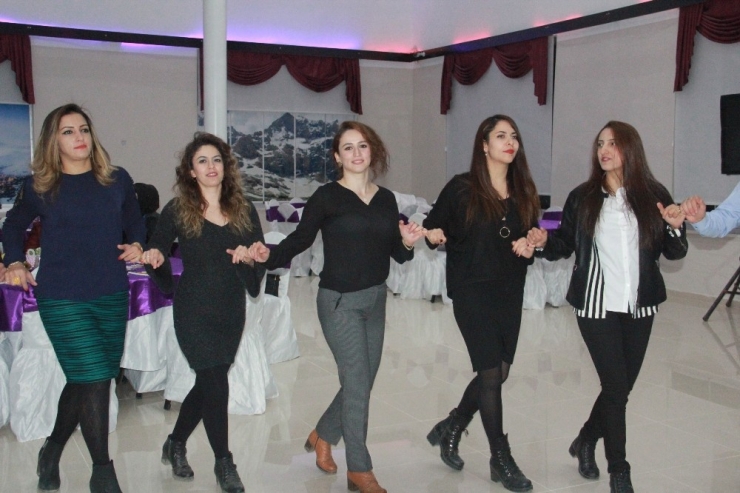 Hakkari’de Halaylı Öğretmenler Günü Kutlaması