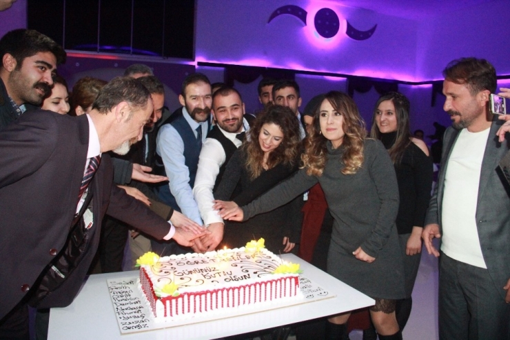 Hakkari’de Halaylı Öğretmenler Günü Kutlaması