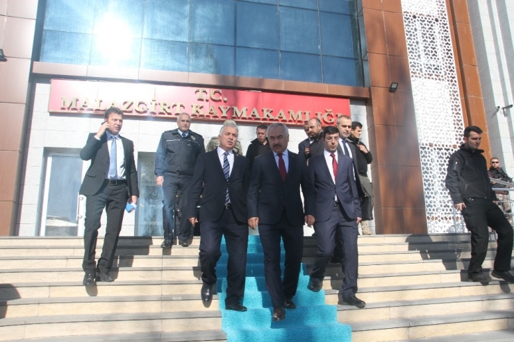 İçişleri Bakan Yardımcısı Ersoy, 1071 Malazgirt Zafer Anıtını Ziyaret Etti