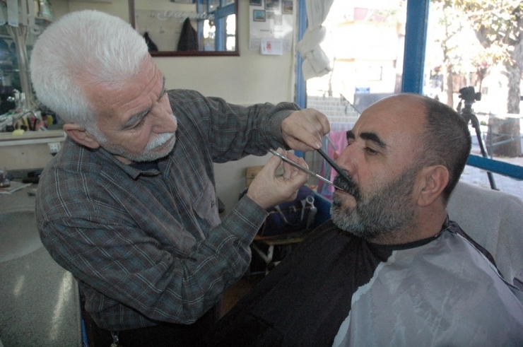 3 Metrekare Dükkana 35 Yılını Sığdırdı