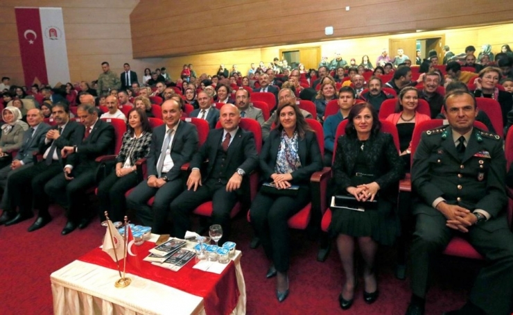 Öğretmenler Korosundan Konser