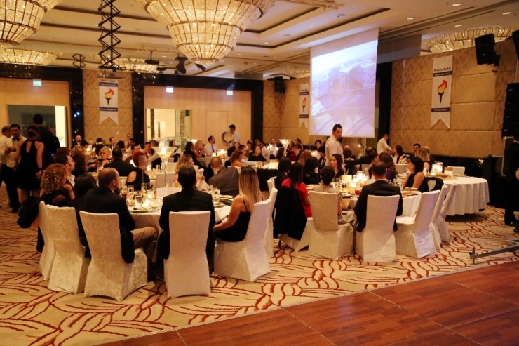 Nesibe Aydın Eğitim Kurumlarından ‘Öğretmenler Günü’ne Özel Balo