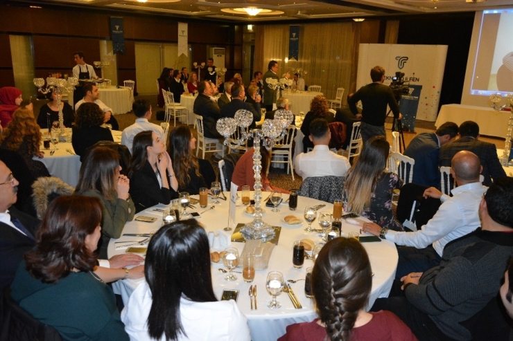 Öğretmenlere Sürpriz Kutlama