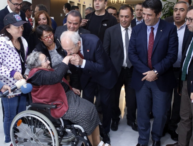 Chp Lideri Kılıçdaroğlu, Turizmcilerle Görüştü