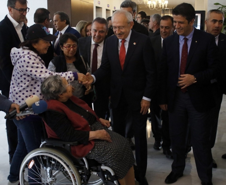 Chp Lideri Kılıçdaroğlu, Turizmcilerle Görüştü