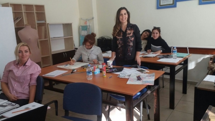 Burhaniye’de Artistik Çizim Ve Drapaj Kursu